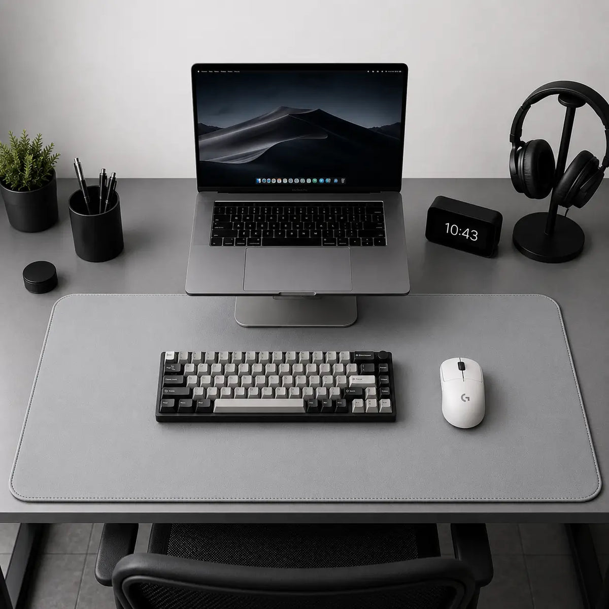 Desdet F50 Reversible Vegan Leather Desk Mat | 4 Sizes Desdet F50 Reversible Vegan Leather Desk Mat | 4 Sizes